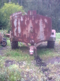 Vlečka jednoosá cisterna - 2