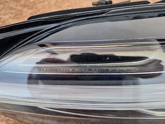 Předni levé světlo volvo V60 - 2