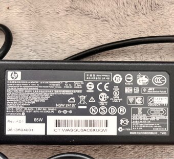 Nabíječka na notebook HP 65W - 2