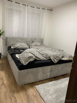 Čalouněná postel 180x200 šedá - 2