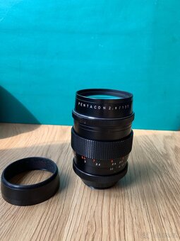 Pentacon 135 mm f2.8 Bokeh master, red edition. - 2