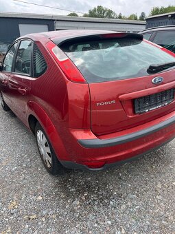 Ford Focus 1.6 benzin,Ghia,2007 - 2