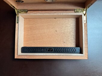 Prodám cedrový humidor – jako nový - 2