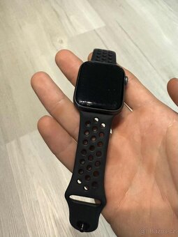 Apple Watch Series 4 Nike - 2