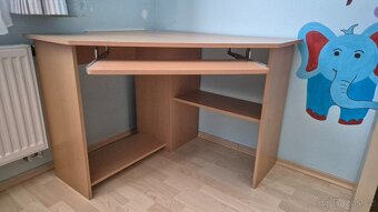 Daruji za odvoz - Rohový stůl pro školáka - 2
