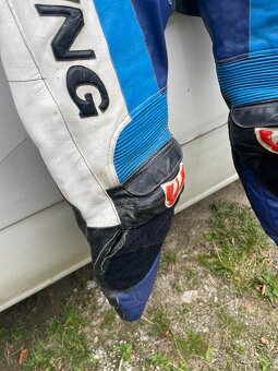 Kožená moto kombinéza PSIHUBÍK za 1000,-Kč - 2