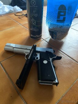 Airsoftova pistol na plyn - 2