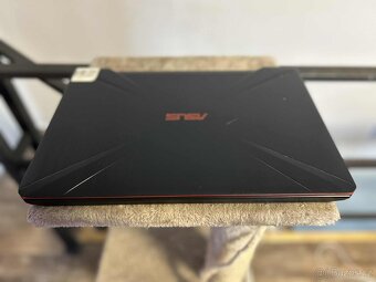 ASUS TUF Gaming FX504 - 2