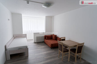 Velmi pěkný byt (obytný atelier) 1+kk, Praha 8-Střížkov - 2