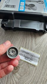 Vzduchový filtr Peugeot 3008/5008 a klíč nbezpečnostní šroub - 2