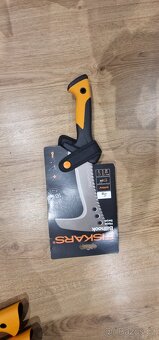 Mačeta s pilkou Fiskars Solid velká - 2