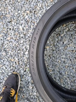 Pirelli 235/35 R19 - 2