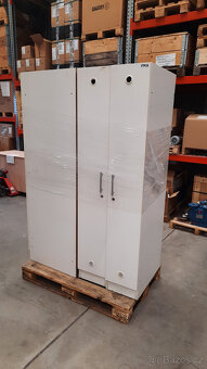 šatní skříň, dílenská - 2