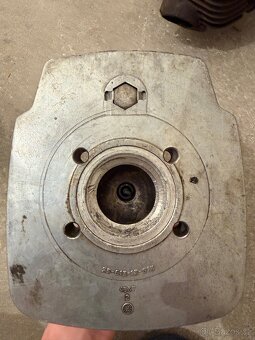 Válec a hlava na čz 175/487 - 2