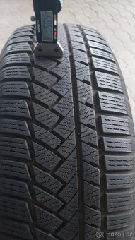 Prodám 2 x zimní pneu Continental 235/65/17 - 2