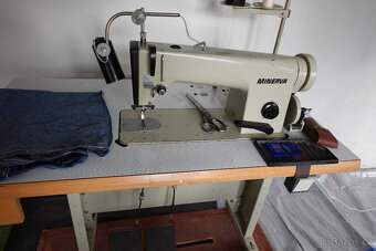 Šicí stroj průmyslový - 2