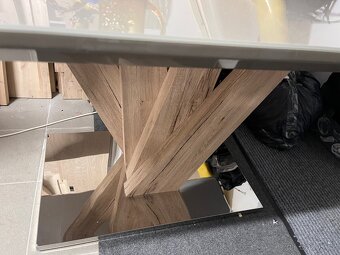 Jídelní stůl dřevo sklo kov - 2