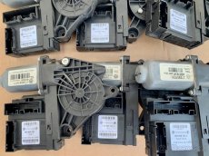 Motorek stahovačky, motor spouštění okna - 2