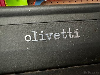 Psací stroj Olivetty - 2