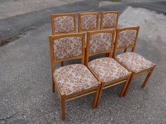 Dřevěná čalouněná židle.TON - 2