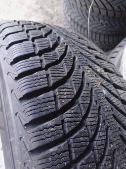 235/60 R17 - 2