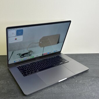 MacBook Pro 16'' 2019 / i7 / 16GB RAM / 512GB SSD - DPH - 2