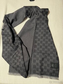 Sala seda s logem Gucci - 2