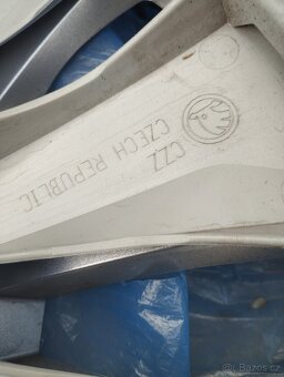 Poklice Škoda R/15.original - 2