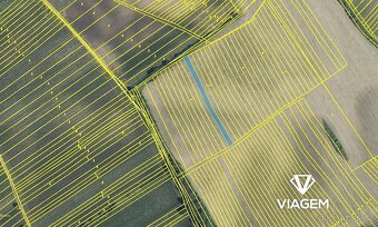 Pole 1 467 m², Podíl 50 % o výměře 734 m² - 2