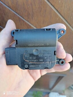 Servomoterek - 2