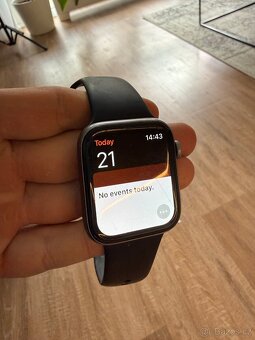Apple Watch Series 4, 44mm GPS - 2