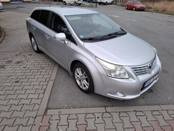 Toyota avensis 2.2 110kw - 2