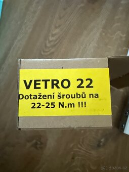 Úchyty VETRO 22 2 páry - 2