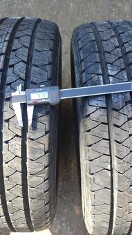 Prodám pneu 195/70R15C - 2