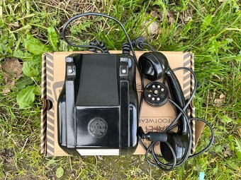 Bakelitový telefon TESLA, na kličku, - 2