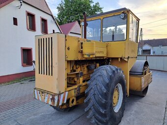 Vibrační válec Stavostroj VV113 - 2