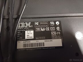 PLNĚ FUNKČNÍ KLÁVESNICE IBM - 2