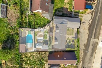 Prodej útulného rodinného domu 4kk v lukrativní lokalitě - Č - 2