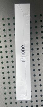 iPhone 16 256GB černá - 2