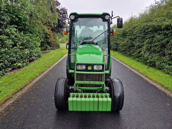 Kompaktní traktor John Deere 3720 eHydro 44hp - 2