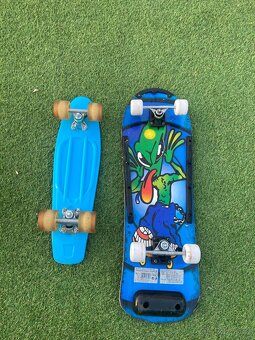 2x dětský skateboard + dětská přilba - 2