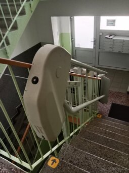 Pojízdná schodišťová plošina na invalidní vozík - 2