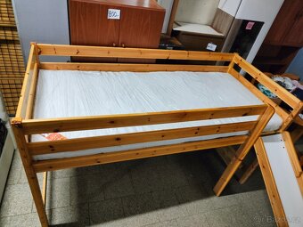 Postel vyvýšená masiv borovice kompletní - 2