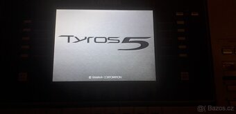 Yamaha Tyros 5 - 2