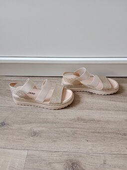 Nové dámské sandály Deichmann vel.38 - 2