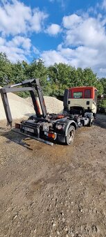 Iveco nosic kontejnerů okrinek - 2