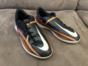 Dětské sálové kopačky Nike Phantom vel. 38,5 - 2