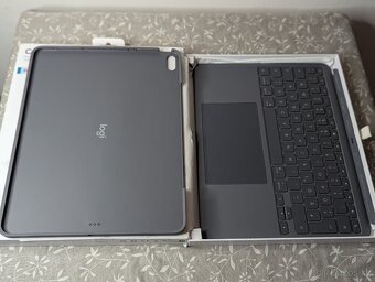 Combo Touch pouzdro DE klávesnicí pro iPad Air 13 - 2