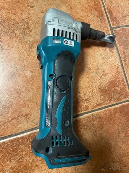 Nůžky na plech Aku - 2