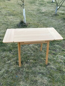 ROZKLÁDACÍ MENŠÍ STOLEK. - 2